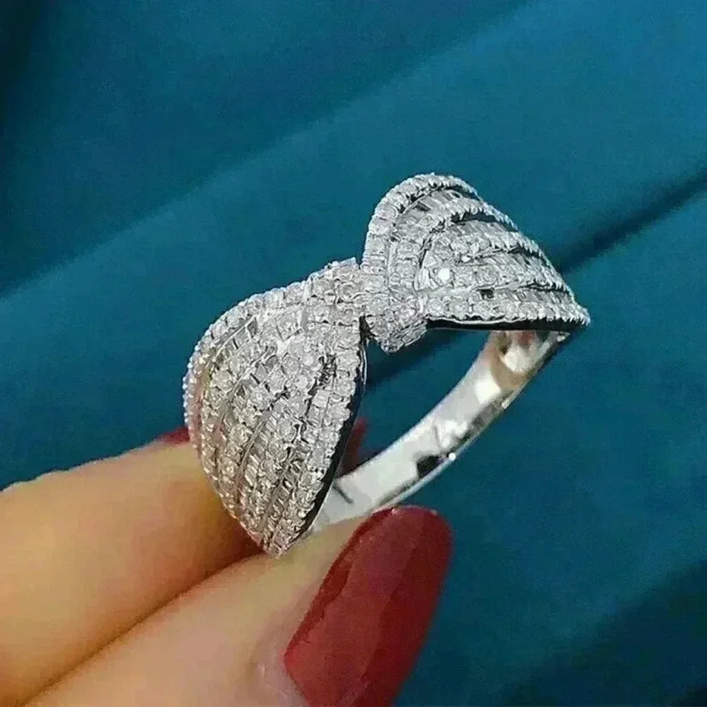 New Gorgeous 925 Silver Sim. Diamond Ring